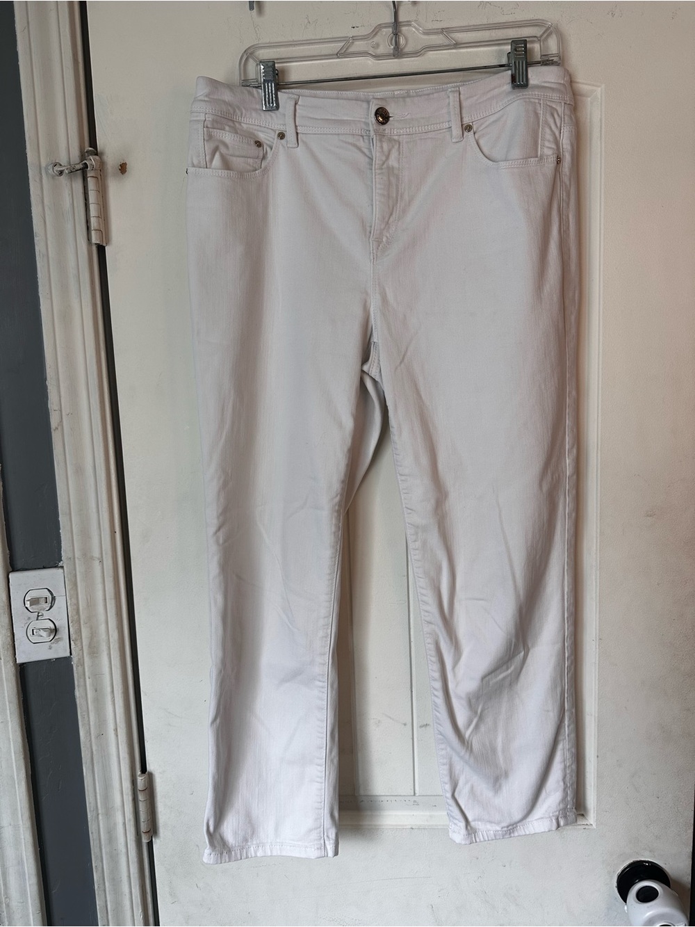 Chico’s The So Slimming Girlfriend Crop Jean Size 1 (8/10 Medium)